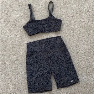 Alo Yoga Leopard Print Set in Olive